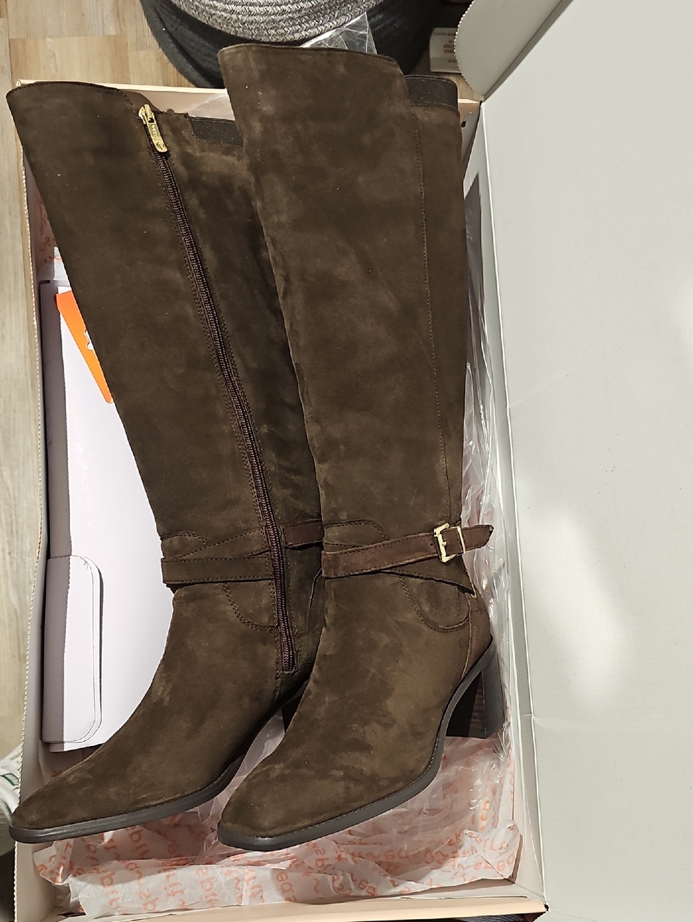 Easy Spirit Dark Brown Suede Knee High Boots with Buckle. Ladies Size 9 - Picture 10 of 12